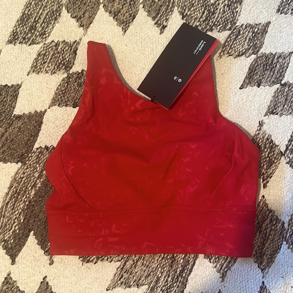 NWT Lululemon x Barry’s Bootcamp Stronger as One Long Line Bra - size 6
